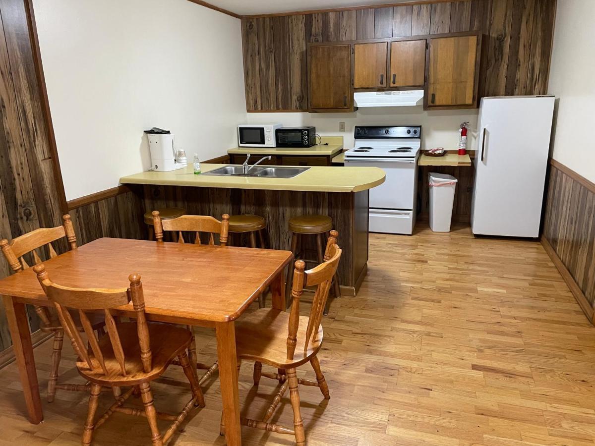 Pine Valley Motel Spruce Pine ภายนอก รูปภาพ