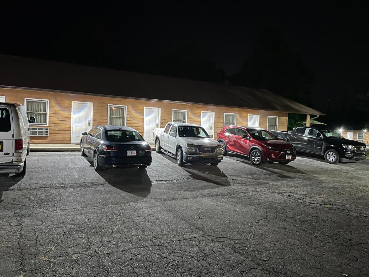 Pine Valley Motel Spruce Pine ภายนอก รูปภาพ