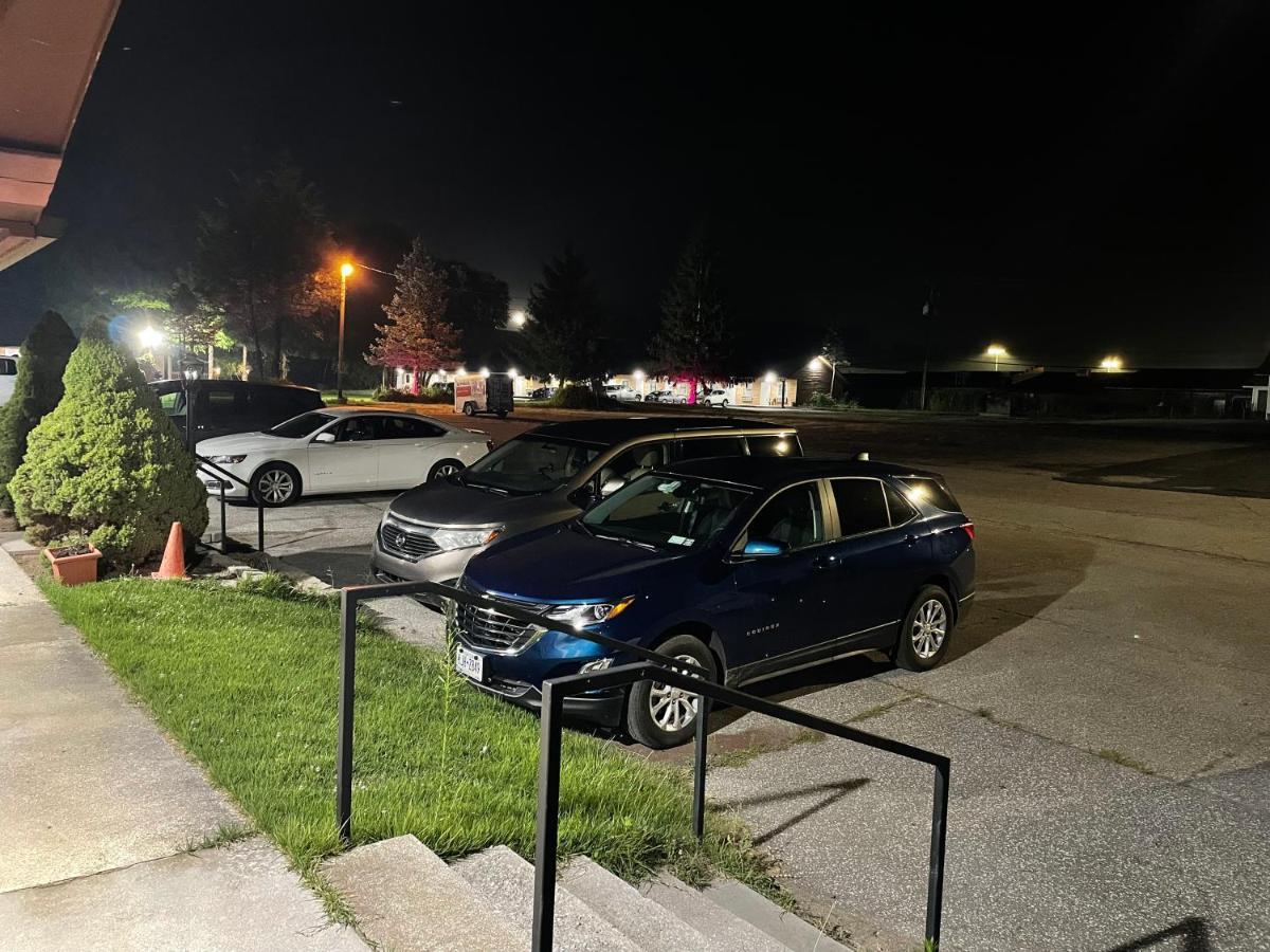 Pine Valley Motel Spruce Pine ภายนอก รูปภาพ