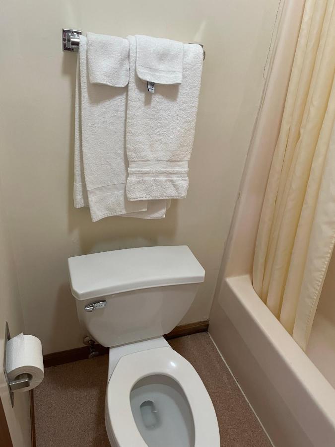 Pine Valley Motel Spruce Pine ภายนอก รูปภาพ