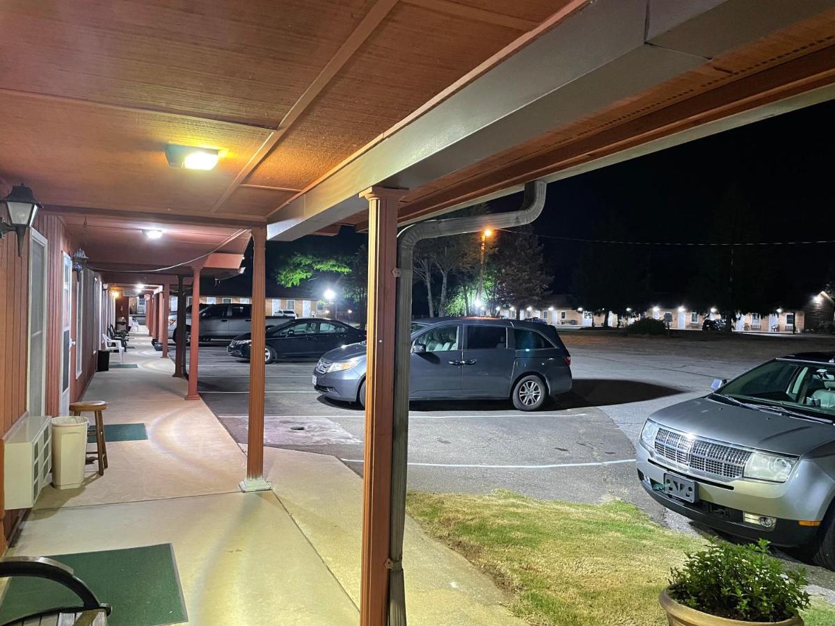 Pine Valley Motel Spruce Pine ภายนอก รูปภาพ