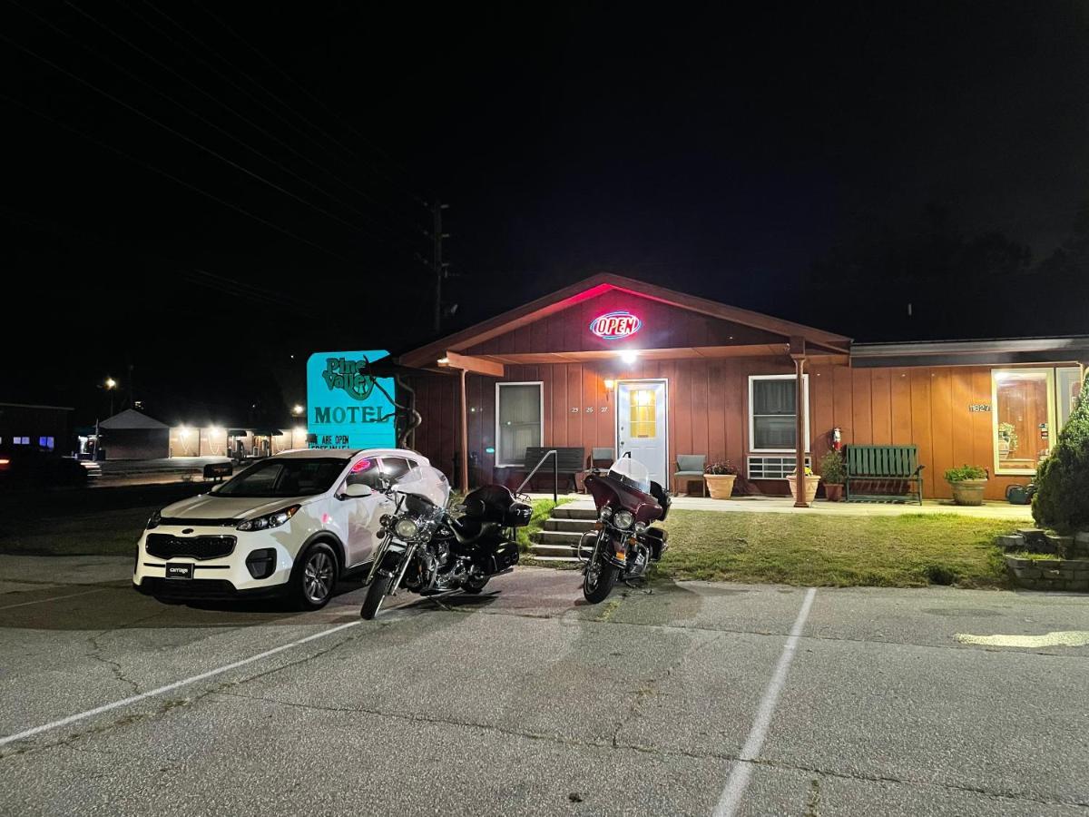 Pine Valley Motel Spruce Pine ภายนอก รูปภาพ