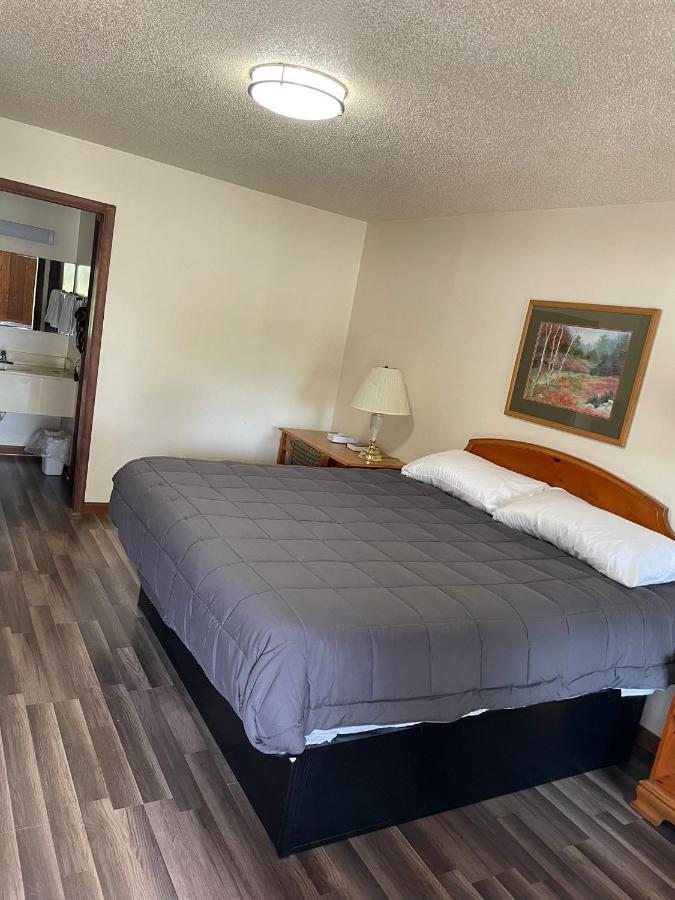 Pine Valley Motel Spruce Pine ภายนอก รูปภาพ